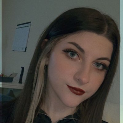 hannahstffler's profile picture. she/her | big moose energy