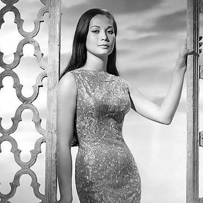 CarlottaEsse's profile picture. La bio serve a giudicare chi sei leggendo 3 parole a caso.