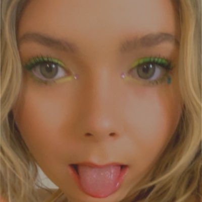 allison_surber's profile picture. Los Angeles | I like advertising, tacos, & goldendoodles.