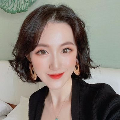 Anne11528871's profile picture. 1、When all else is lost the future still remains.
