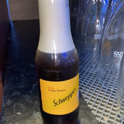 _gabe_itch_'s profile picture. there are many people i would sacrifice for a spice bag and irn bru