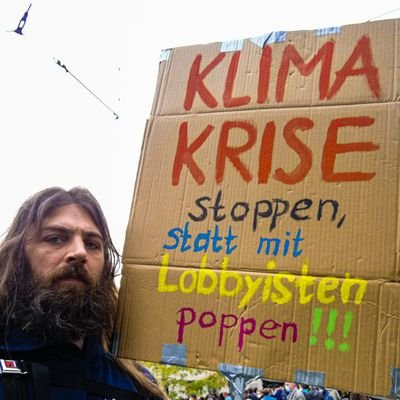 He/Him | drummer | music lover | python & elm enthusiast | Wissenschaftsgläubig | Autokorrekturopfer | Rechtschreibung und Grammatik mögen mich nicht