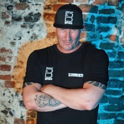 yes music lovers🎧you can catch me weekly on my FB pages🎧DJ Markie P & Straight from HQ 😁live sets and bi-weekly on Epidemik 🎧🎤 liquid,jungle, DnB 👊🏻