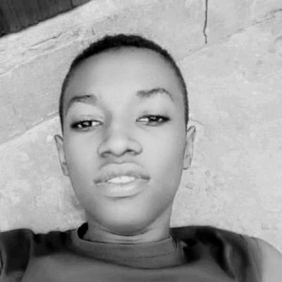 Kevin laschka
Artiste rappeur du no_complexe
Tel : +242066845815