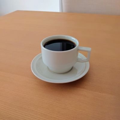 コーヒーを自宅で淹れて、コーヒー器具を集めて、たまにお酒や本の話をする