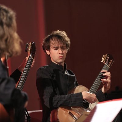 Classical guitarist. Faculty member at University of Music and Performing Arts Graz. Composed the music of “Vera dreams of the sea”.