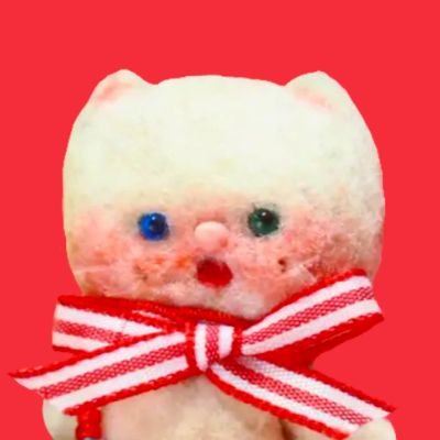 ものづくりまっしぐら人間です。
ほぼ毎日何か作っています。たまにお菓子作りも。
動物、どこか懐かしいもの、おいしいものも好きです。

弟とのユニット『けけけ製作所』でもたまに活動中。