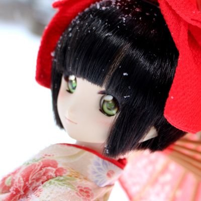 秋野こおろぎです。　アカウントを新しくしました。
ドール：響けユーフォニアムより「川島緑輝」、異国迷路のクロワーゼより「湯音」などキャラクタードールをカスタムしています。