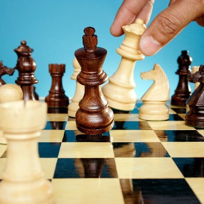 ComePlayChess's profile picture. Chess