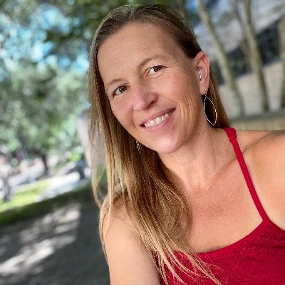 acamama, #crazycatlady, #firstgen (assoc) prof, #bi 🏳️🌈, RPCV-TZ, political ecologist,