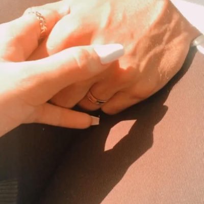 A__9005's profile picture. و أنا لي في الحياة طبعّ رقيق 🌸.