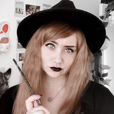 мама хотела сделать из меня гения, а получилась я ✨ inst: linaleksseevna