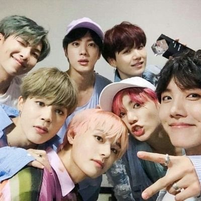 ¡Hola! Esta es una cuenta de trade&sell enfocada en merch oficial de BTS. Envíen al dm las cosas que buscan o venden para ayudarles a conseguirlos.