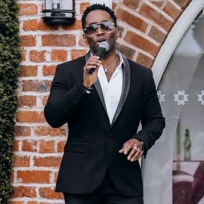 ITV Starstruck #TeamMarvin
BBC1 #ICanSeeYourVoice
Theatre lead - Endless Love.
Wedding Singer & Tribute Artiste. Songwriter.
https://t.co/Itb5daGylJ