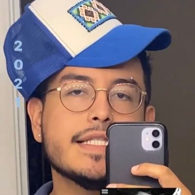 ahloVez's profile picture. oat milk apologist, yugioh enthusiast