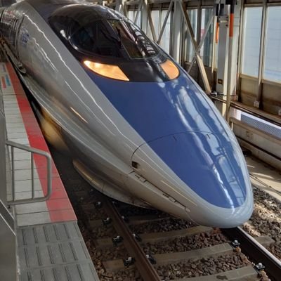 『ロー』と申します🌈。青春１８きっぷ🚉や新幹線🚄を利用する国内旅行に興味があります🚶。宿泊先での🍞朝食バイキング🍴は欠かせないです。また、アニメの👚プリティー・リズム系🎽、💃アイカツ系🎤、そして💍プリキュア系💎に興味があります🎵。皆様と楽しく交流を深めていきたいので、宜しくお願い致します🙏。