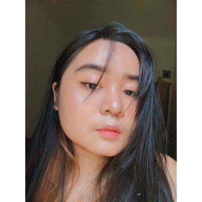 Izahltf__'s profile picture. it's empty here