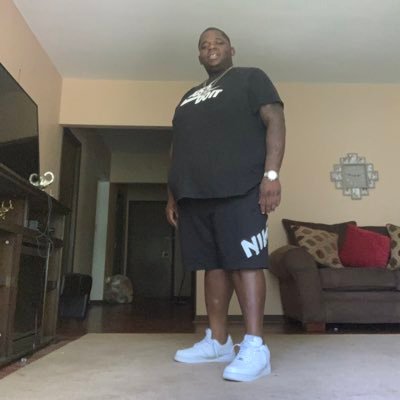 ALRIGHT NA!! come in here and sit down and DONT TOUCH SHIT!!! lmao...we here for shits and giggles. #GAMER #BIGBELLYRUDEBOY #COMEDY #PUTYOMFKINPEOPLEON