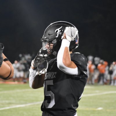 Florida Gator | Fenwick 2021 IHSA 5a Football State Champ, Captain, Defensive MVP, 2x All Conference | Wrestling State Qualifier | River Forest
