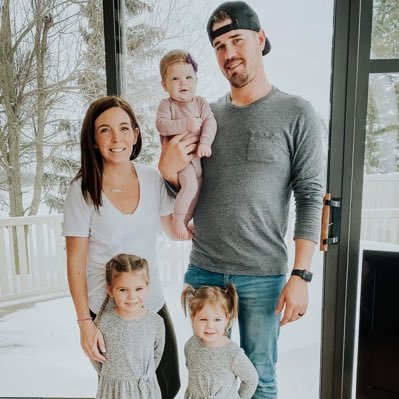 Druny11's profile picture. Husband. Girl dad of 3. Licensed carpenter. Sports fan