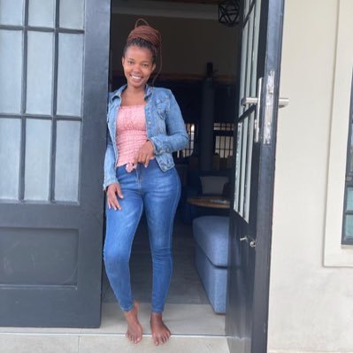 CornelTitio's profile picture. ‎Everyone in your life  Will hurt you sooner or later  It’s for you to decide  Which is more important  PAIN OR PERSON.