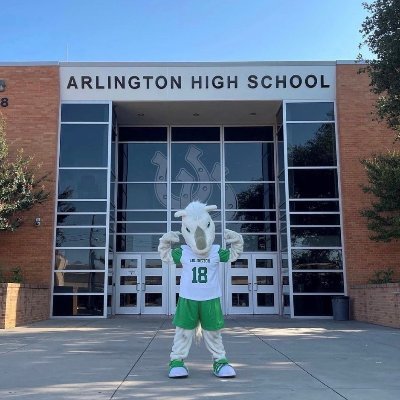 Arlington High School is the first high school in Arlington ISD. We are located in the heart of the city and have approx. 2,800 students.  #Kickem #FirstHere