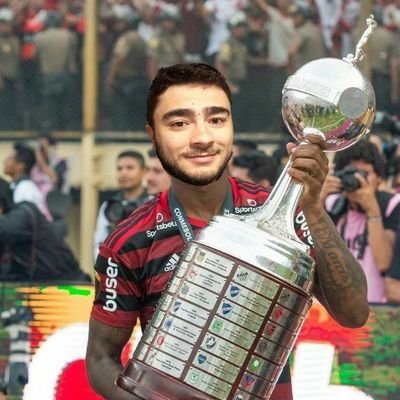 victorrempto's profile picture. Larguei tudo para vender chinelos, mas acabei vendendo cartão. As vezes xingo o Flamengo as vezes xingo sobre basquete