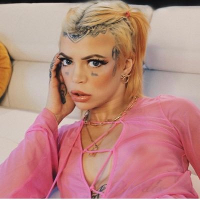 metalornothing_'s profile picture. doing bad things by my damn self. get my ig, snap, and exclusive content in my link in bio 🤫