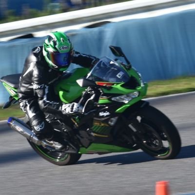 忍者250オレンジ→2020カラーZX-6R

無言フォロー失礼します！