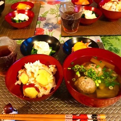 美味しくて身体に優しい食で心も身体も健やかに。 生死をさ迷う大事故に遭い、ほぼ寝たきり食べられない日々。10年を経て元気に日常を取り戻してた私だからこそ伝えられる食のこと。野菜ソムリエ、アロマインストラクター。現在自宅にて音楽教室および野菜ソムリエfumiの旬キッチンを主催 Instagramは@fumimarimo