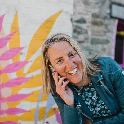 Helping business owners talk in their OWN VOICE to reach more clients. Writer for @Devonshiremag Loves the sea 🌊 👉 Find me here: