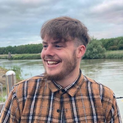 Freelance Sportswriter, video editor, cameraman w/ @SportingLK 
Ballysteen born and bred💚 
DM's open. 
In a world where you can be anything, be sound.