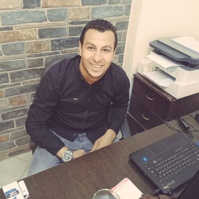 أنا أسعد مكتئب وأكبر إجتماعي منعزل ، أذكى متغابي وأيضًا أغرب إنسان مفهوم ، وأعقد شخصية محبوبة #labeeb