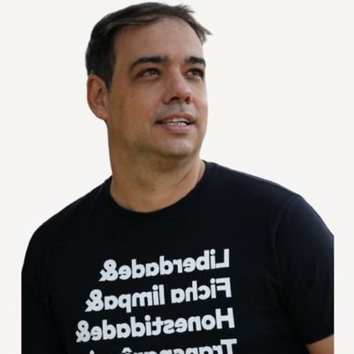 Bacharelado Ciências da Computação
MBA Gestão Estratégica em Tecnologia da Informação/ Administração.