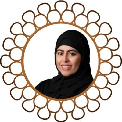 مبدعة معتمدة في فن لف الورق (فن تشكيل لفافات الورق) Emirati Accredited Quilling Artist