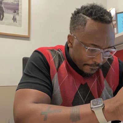 vicrush0824's profile picture. 