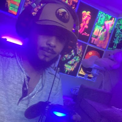 cultivator @trulieve Streamer📹 Gamer 🎧🎮🕹 YouTube: mikeuhvelli 💫 Follow me on TWITCH👇🏾👇🏾👇🏾 https://t.co/naoZt9bD3t IG: MikeUHvelli