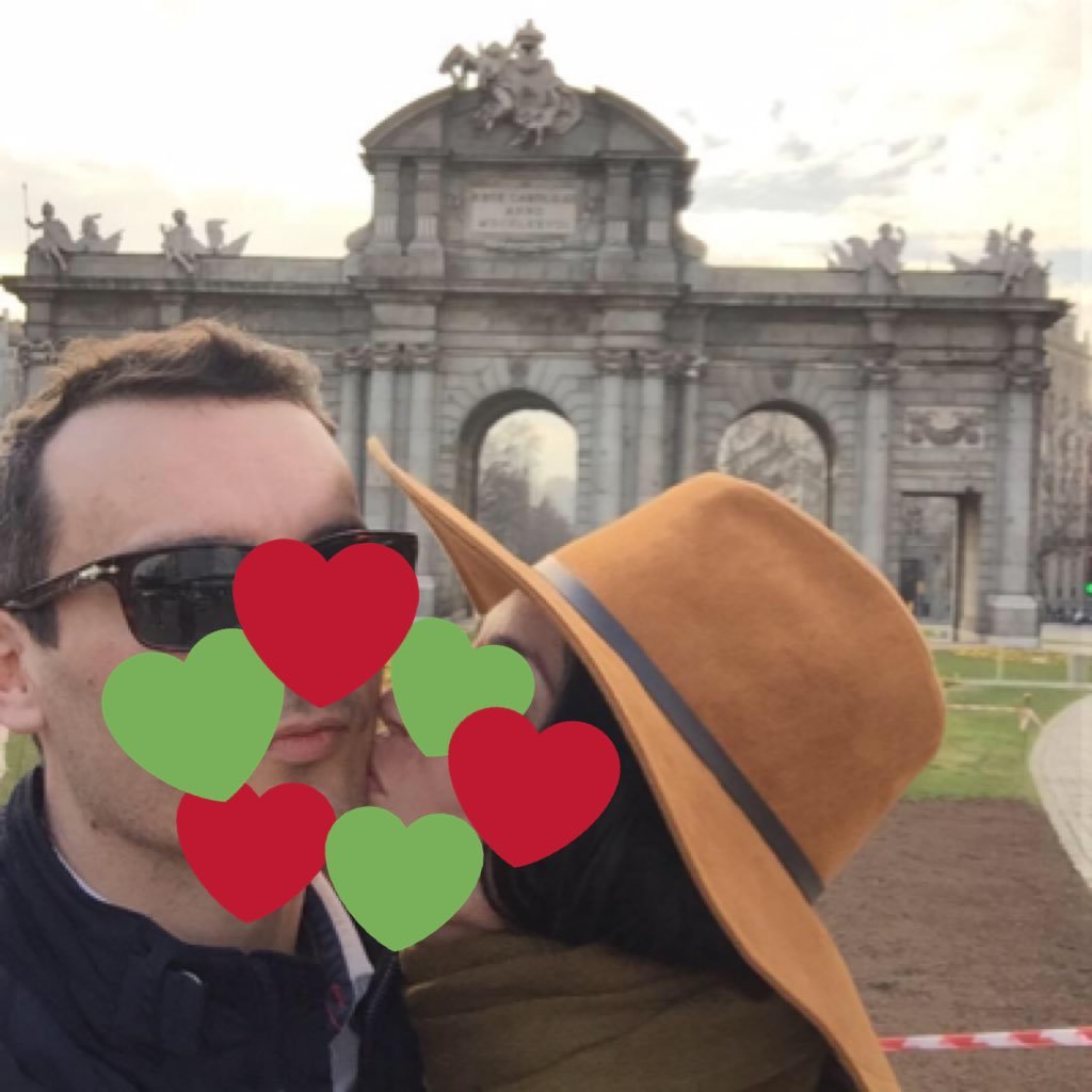Parejita felizzzmente casada y reproducida. Nos pone exhibirnos y calentarnos por privado 😏. Ambos accedemos a la cuenta, pero escribe sobre todo ella 👰🏻♀️.
