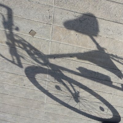 Photos de cyclistes dans les rues de Poitiers