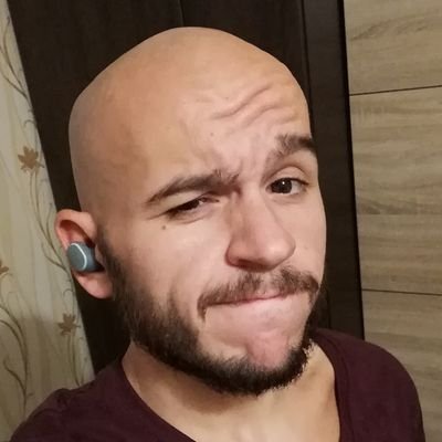 Stefan · 31 · Gaymer · Cat lover · Gemini ♊🧔🌈🎮