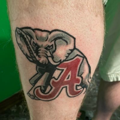 Massachusetts  born and raised!! New England sports fan as well as The University of Alabama!! Roll Tide