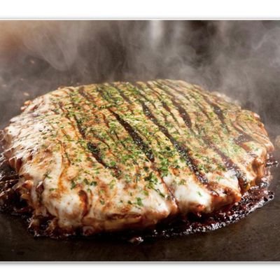 お好み焼きをはじめ、一品料理や季節料理、定食なども扱うお好み焼き居酒屋「なか伸」です！
お店の事以外にも地元の事などつぶやきます...
石川県加賀市片山津温泉乙69－41
℡0761－74－3400
毎週水曜日お休み、昼営業は金、土、日のみ
　
昼11:30~13:30(金、土、日)、夜17:00~22:30