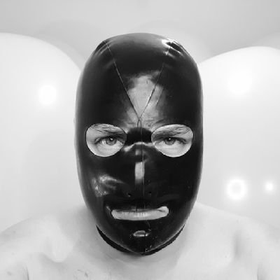 Balloon, rubber, lycra and motorcycle gear-loving biker. Always looking for squeaky playmates 😈 NSFW.

https://t.co/A76UyBo7f1
https://t.co/HMSZhweFAG