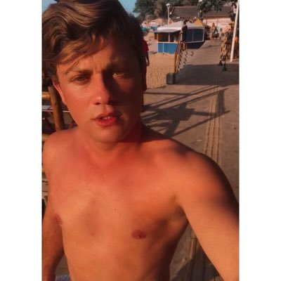 wanderlouiz's profile picture. https://t.co/k6XcMS3EGN