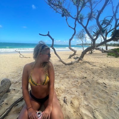 kdunkzz's profile picture. yikes