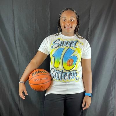 ⭐️ 5’8 Guard •C/O 2024 Student Athlete, I love God ✝️, Basketball🏀 and my Family🥰, #24 Conroe HS 🐅🖤💛🤍#33 Houston Skyrise💪🏽 ❤️NCSA #LEFTYLEW #LeftyLew24