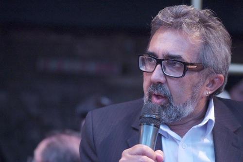 Jornalista, escritor e articulista de políticas públicas.