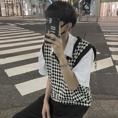sguitar2003's profile picture. 大学3年/文系/働きたくないのでエンジニア目指します/この前までブログ書いてました