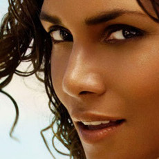 Photos sexy et buzz avec Zeliza. Le site de buzz français sur les people #sexy #photos #buzz