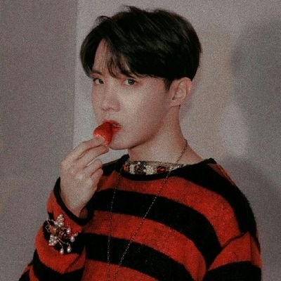 Hobi pics and Moment's 🌞,
selcas, videos, recuerdos 💗.